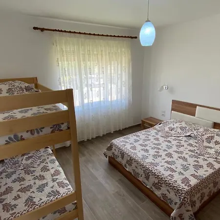 Vala Mar Residences A44 アパート ドゥラス